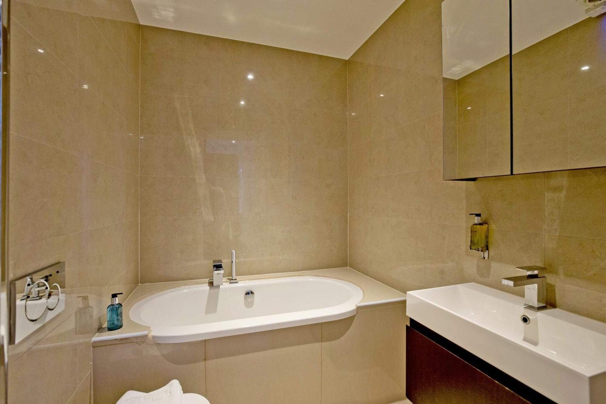 Imperial Liverpool Street Apartments Лондон Екстериор снимка